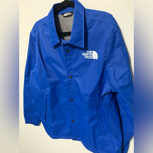The North Face Coach Rain Jacket - Picture 10 of 10